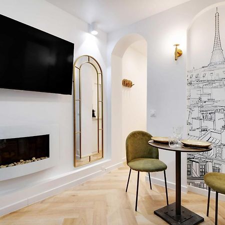 Cozy Studio In The Vibrant Heart Of Paris Apartment Exterior foto